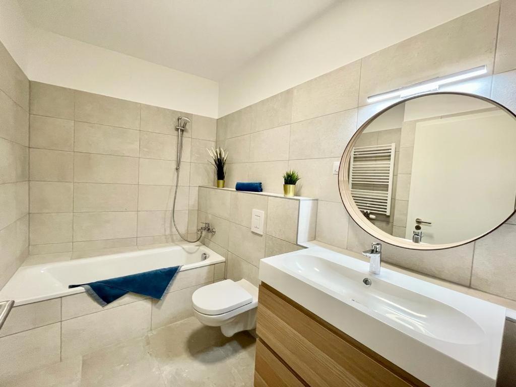 Penthouse Young #Freeparking Apartment Budapest Bagian luar foto