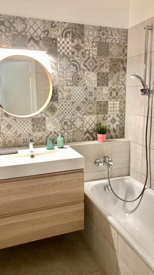 Penthouse Young #Freeparking Apartment Budapest Bagian luar foto